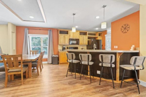 3BR Modern Mountain Home with Hot Tub Breckenridge